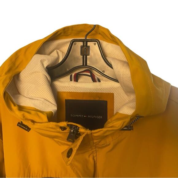Tommy Hilfiger Classic Vintage Yellow and Black Hooded Rain Jacket, Nautical, L - Picture 4 of 10